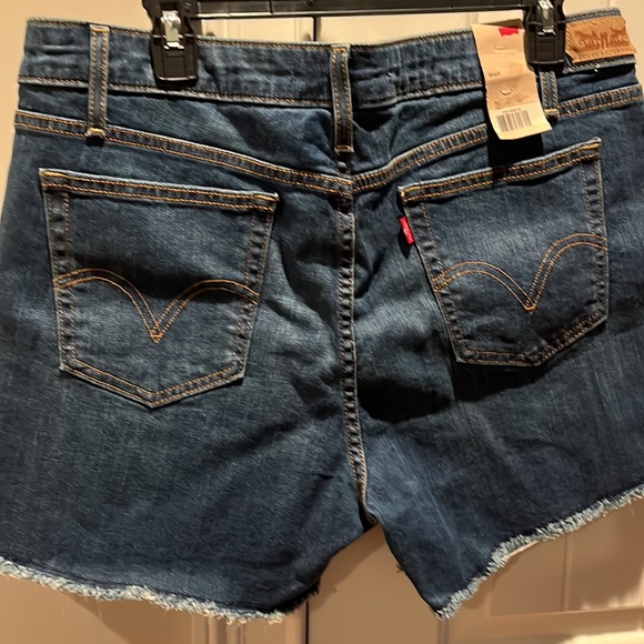 CLOSET CLEAR OUT ! No longer Available 2morrow Morning ! NWT Women’s Jean Shorts - Picture 4 of 5